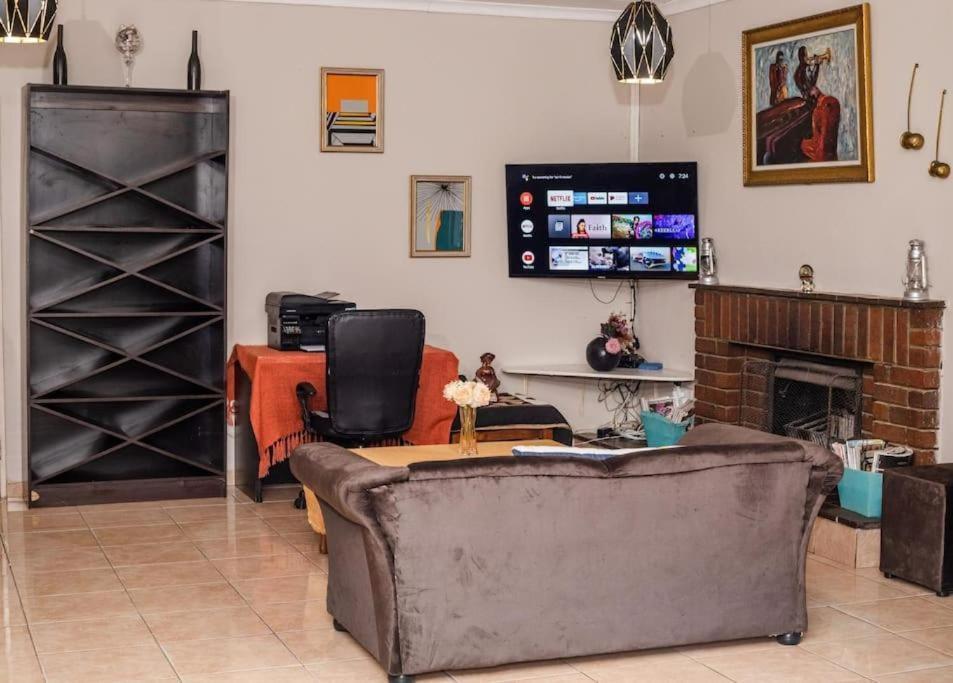 Birdville Bnb Guest House Gaborone Eksteriør bilde
